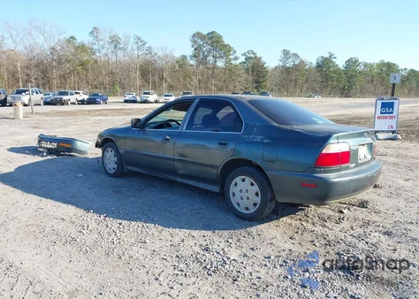 1996 Honda Accord Lx/Ex z USA, uszkodzony, nr VIN 1HGCD5536TA129359